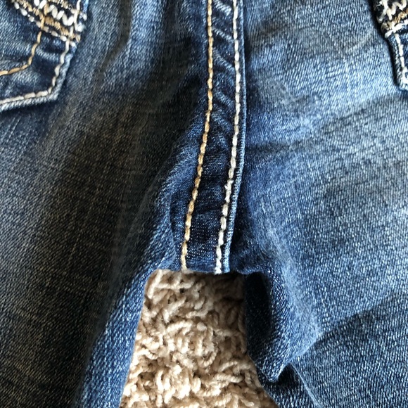 Miss Me JD1103BV Boot cut size 27, 31” inseam in great condition. - Picture 7 of 10